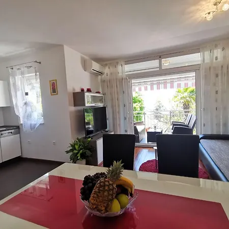 아파트 Fuer 4 Personen- 50m Vom Entfernt By Interhome